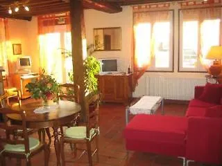 加拿大酒店 2* 滨海埃尔芒维尔