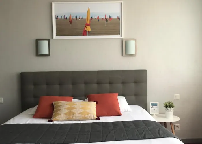 加拿大酒店 2* 滨海埃尔芒维尔