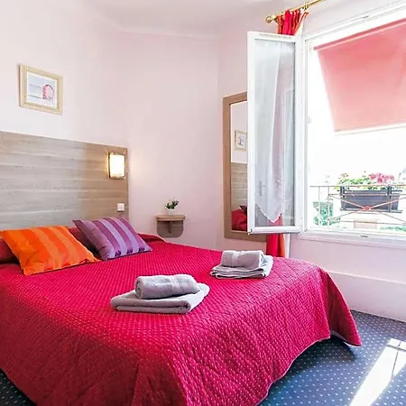 Le Canada Hotell