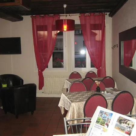 Le Canada Hotell